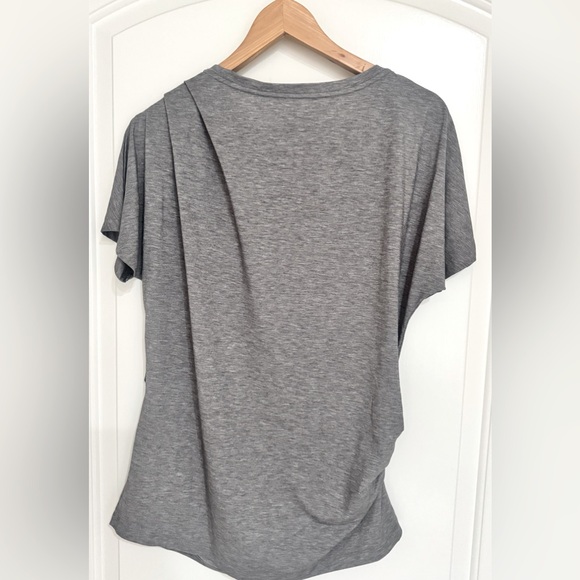 Athleta ‘Essence’ Pleated Short Sleeve Crew Neck T-Shirt in Heather Gray Size L - Picture 4 of 8